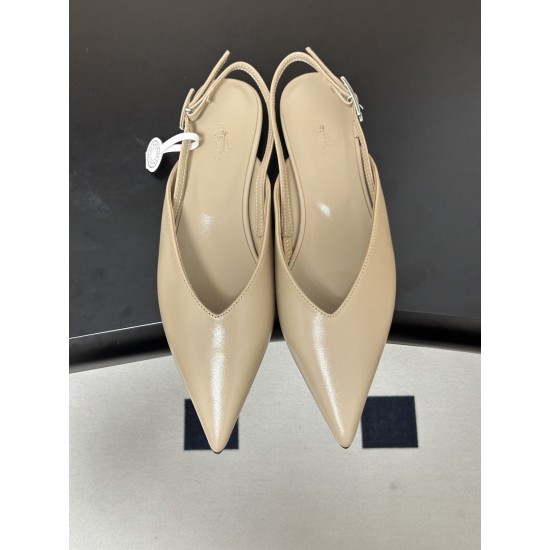 Hermès Fashion Shoes Best Quality
Women 35-41
Men 39-44