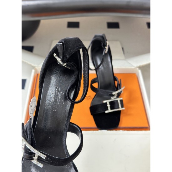 Hermès Fashion Shoes Best Quality
Women 35-41
Men 39-44