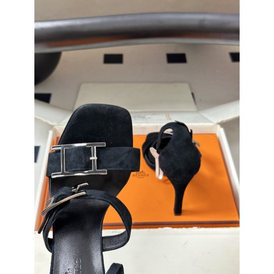 Hermès Fashion Shoes Best Quality
Women 35-41
Men 39-44