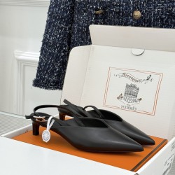 Hermès Fashion Shoes Best Quality
Women 35-41
Men 39-44