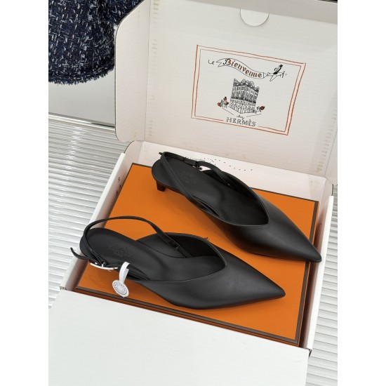 Hermès Fashion Shoes Best Quality
Women 35-41
Men 39-44