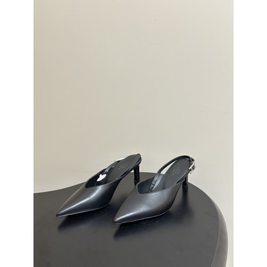 Hermès Fashion Shoes Best Quality
Women 35-41
Men 39-44