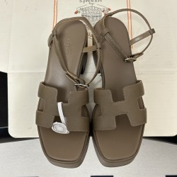 Hermès Fashion Shoes Best Quality
Women 35-41
Men 39-44