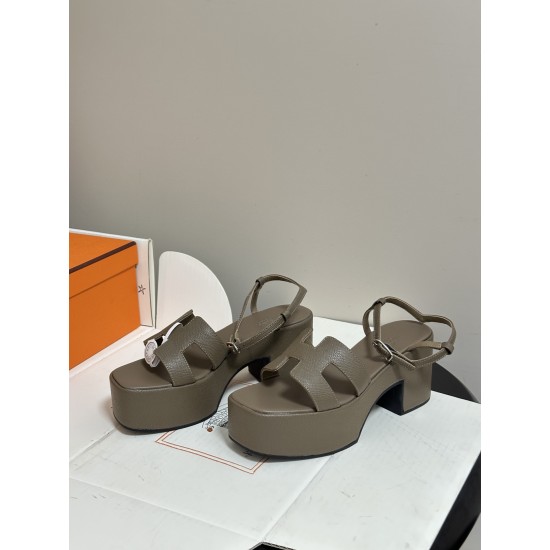 Hermès Fashion Shoes Best Quality
Women 35-41
Men 39-44