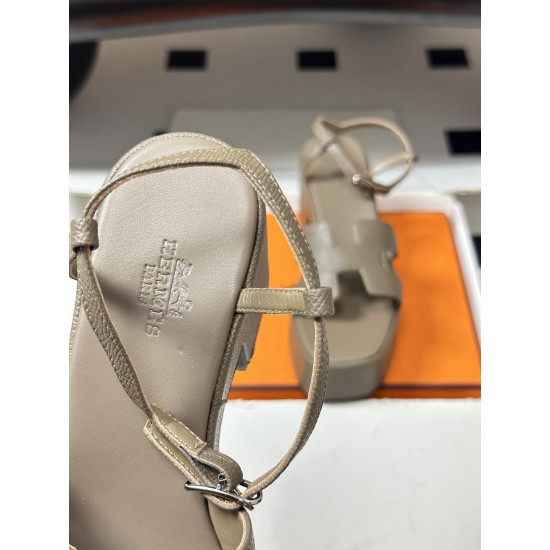 Hermès Fashion Shoes Best Quality
Women 35-41
Men 39-44