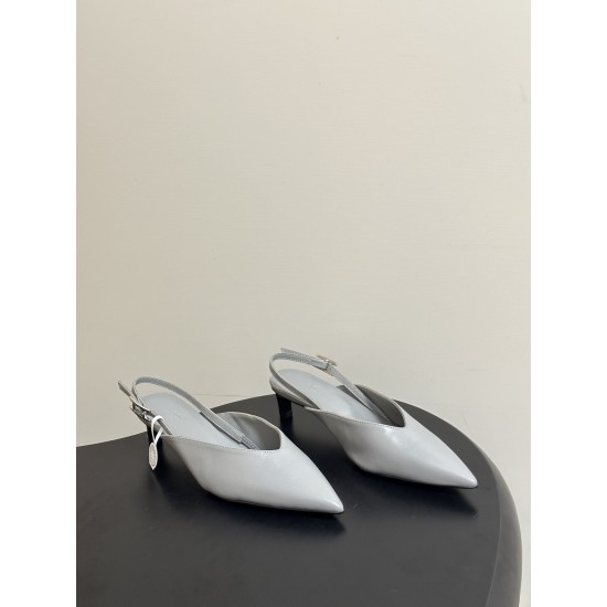 Hermès Fashion Shoes Best Quality
Women 35-41
Men 39-44