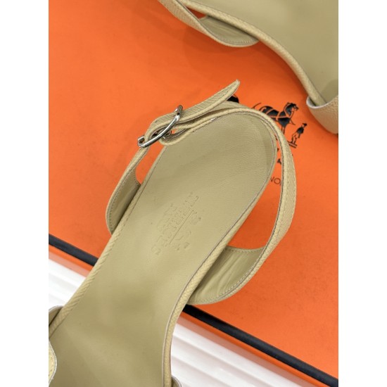 Hermès Fashion Shoes Best Quality
Women 35-41
Men 39-44