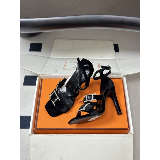 Hermès Fashion Shoes Best Quality
Women 35-41
Men 39-44