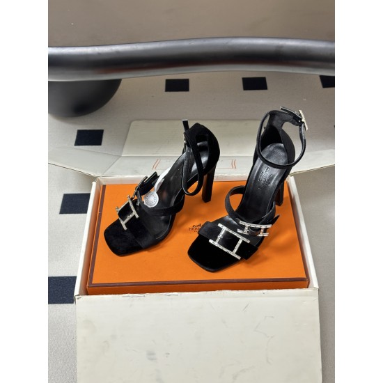 Hermès Fashion Shoes Best Quality
Women 35-41
Men 39-44