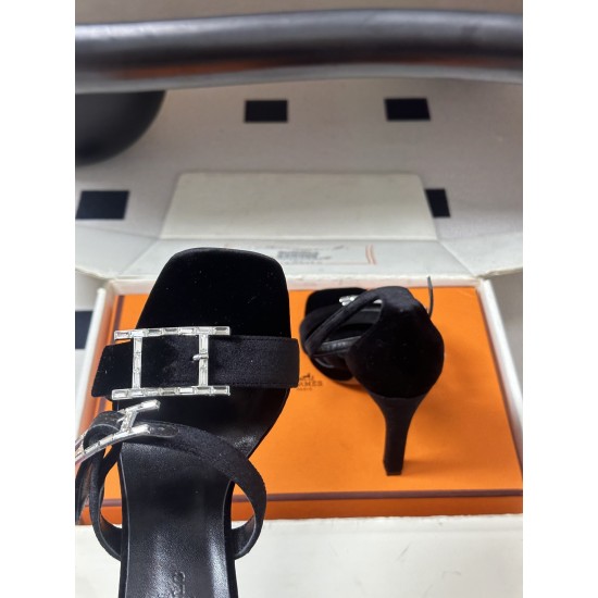 Hermès Fashion Shoes Best Quality
Women 35-41
Men 39-44