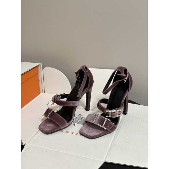 Hermès Fashion Shoes Best Quality
Women 35-41
Men 39-44