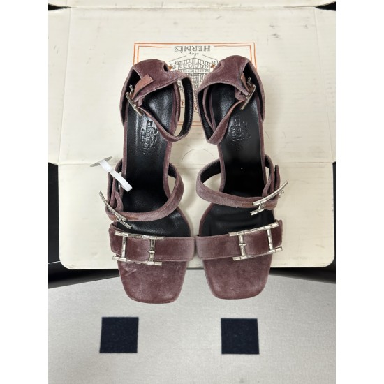 Hermès Fashion Shoes Best Quality
Women 35-41
Men 39-44
