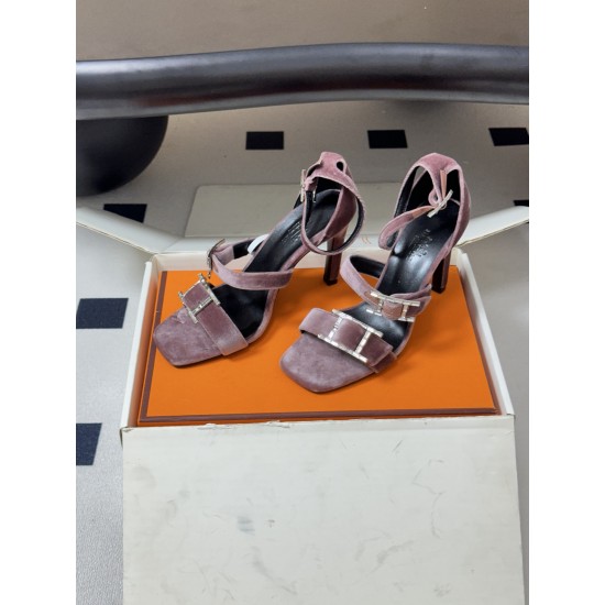 Hermès Fashion Shoes Best Quality
Women 35-41
Men 39-44
