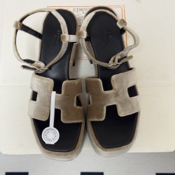 Hermès Fashion Shoes Best Quality
Women 35-41
Men 39-44