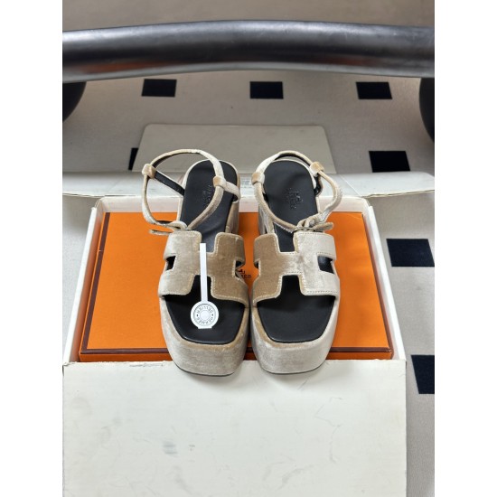 Hermès Fashion Shoes Best Quality
Women 35-41
Men 39-44