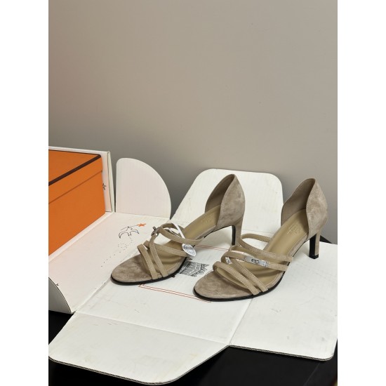 Hermès Fashion Shoes Best Quality
Women 35-41
Men 39-44
