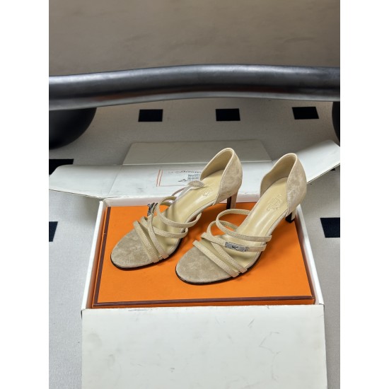 Hermès Fashion Shoes Best Quality
Women 35-41
Men 39-44