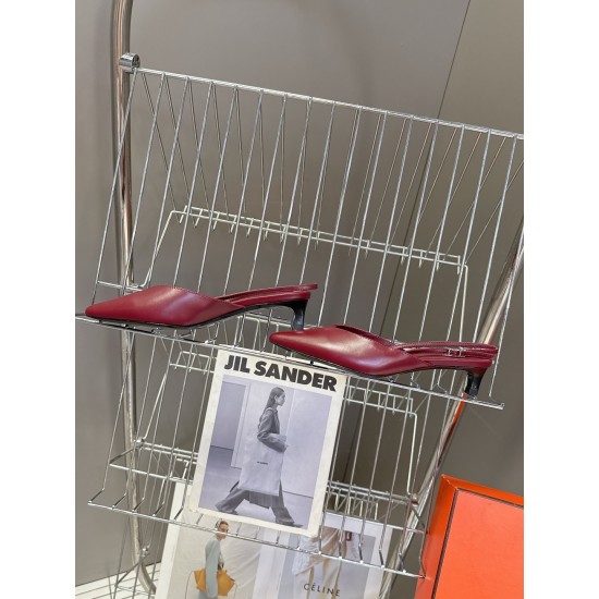 Hermès Fashion Shoes Best Quality
Women 35-41
Men 39-44