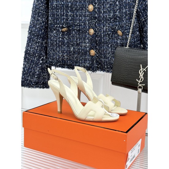 Hermès Fashion Shoes Best Quality
Women 35-41
Men 39-44