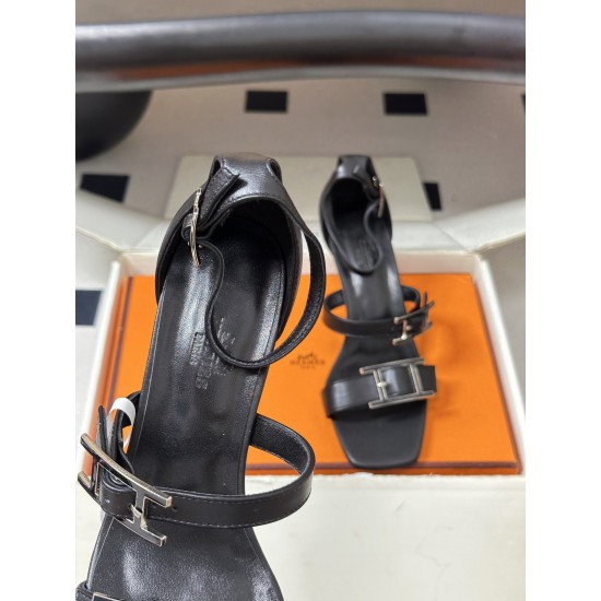 Hermès Fashion Shoes Best Quality
Women 35-41
Men 39-44
