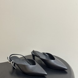 Hermès Fashion Shoes Best Quality
Women 35-41
Men 39-44