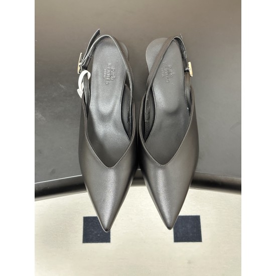 Hermès Fashion Shoes Best Quality
Women 35-41
Men 39-44