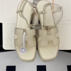 Hermès Fashion Shoes Best Quality
Women 35-41
Men 39-44