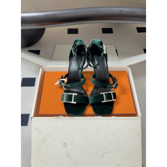 Hermès Fashion Shoes Best Quality
Women 35-41
Men 39-44