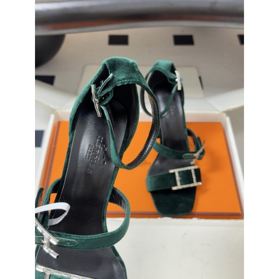 Hermès Fashion Shoes Best Quality
Women 35-41
Men 39-44
