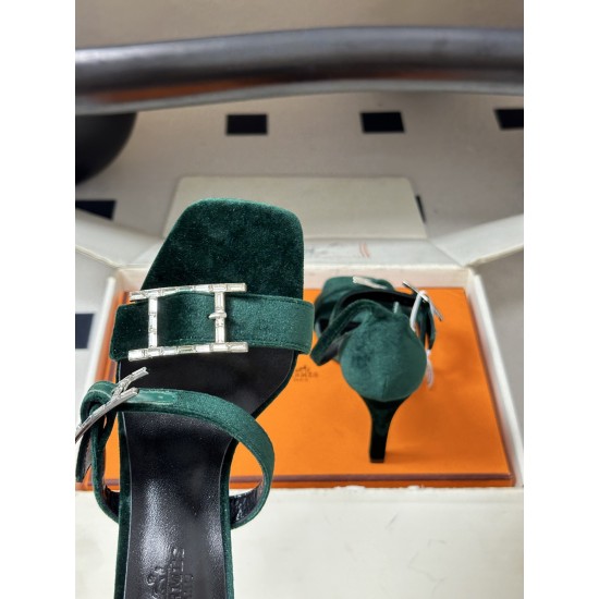 Hermès Fashion Shoes Best Quality
Women 35-41
Men 39-44