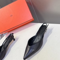 Hermès Fashion Shoes Best Quality
Women 35-41
Men 39-44