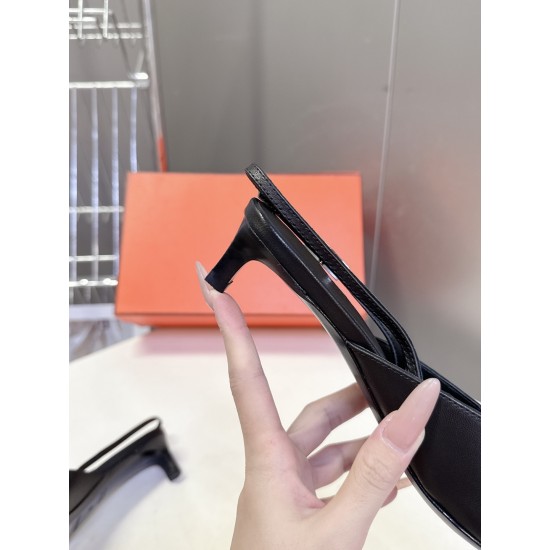 Hermès Fashion Shoes Best Quality
Women 35-41
Men 39-44