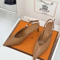 Hermès Fashion Shoes Best Quality
Women 35-41
Men 39-44