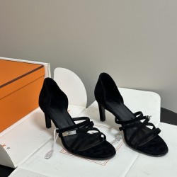 Hermès Fashion Shoes Best Quality
Women 35-41
Men 39-44