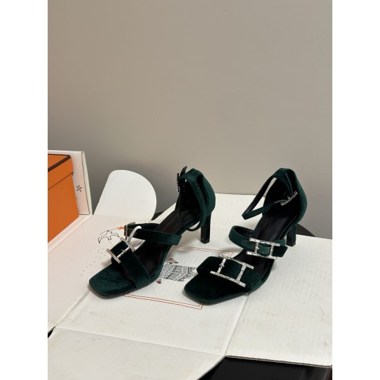 Hermès Fashion Shoes Best Quality
Women 35-41
Men 39-44