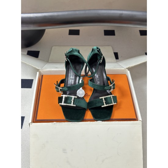 Hermès Fashion Shoes Best Quality
Women 35-41
Men 39-44