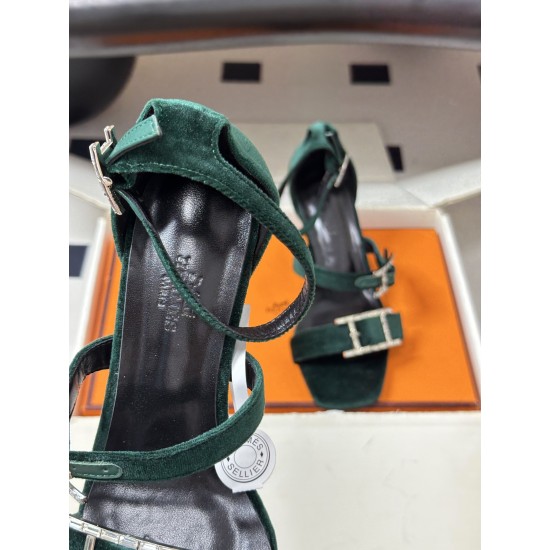 Hermès Fashion Shoes Best Quality
Women 35-41
Men 39-44