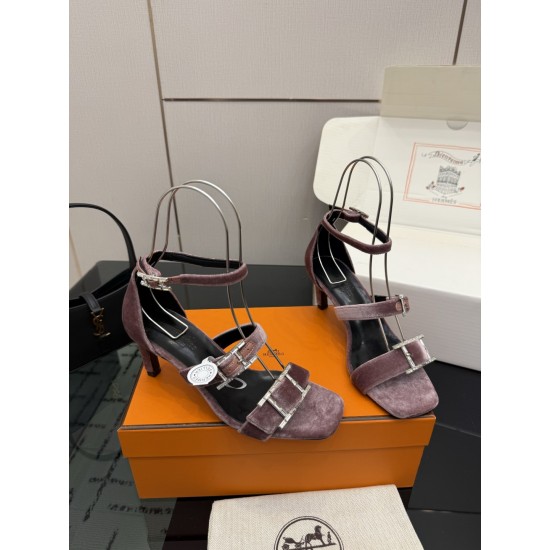 Hermès Fashion Shoes Best Quality
Women 35-41
Men 39-44