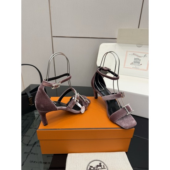 Hermès Fashion Shoes Best Quality
Women 35-41
Men 39-44