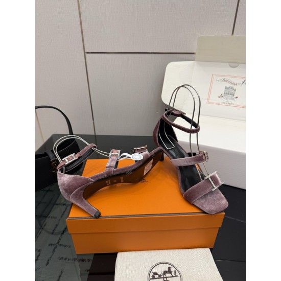 Hermès Fashion Shoes Best Quality
Women 35-41
Men 39-44