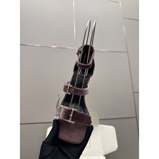 Hermès Fashion Shoes Best Quality
Women 35-41
Men 39-44