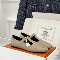 Hermès Fashion Shoes Best Quality
Women 35-41
Men 39-44