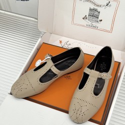 Hermès Fashion Shoes Best Quality
Women 35-41
Men 39-44