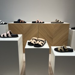 Hermès Fashion Shoes Best Quality
Women 35-41
Men 39-44