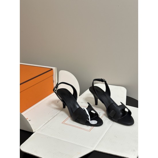 Hermès Fashion Shoes Best Quality
Women 35-41
Men 39-44
