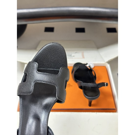 Hermès Fashion Shoes Best Quality
Women 35-41
Men 39-44