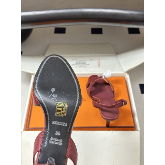 Hermès Fashion Shoes Best Quality
Women 35-41
Men 39-44