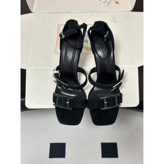 Hermès Fashion Shoes Best Quality
Women 35-41
Men 39-44