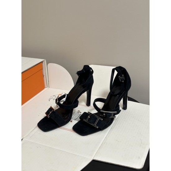 Hermès Fashion Shoes Best Quality
Women 35-41
Men 39-44