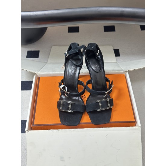 Hermès Fashion Shoes Best Quality
Women 35-41
Men 39-44